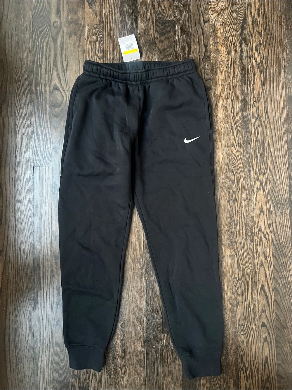 NWT NEW Nike Club Men’s Training Joggers Jogger Sweatpants Black with Swoosh | S
